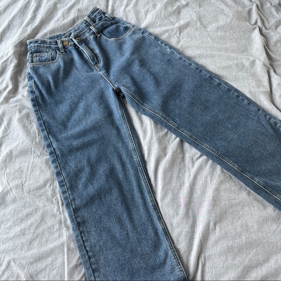 Asymmetric wide leg straight Jeans - Picture 2 of 6